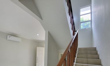 Disewakan Rumah Summarecon Bekasi Veronia 2 Lantai Bersih