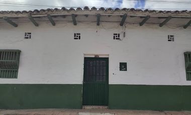 VENTA de CASAS en MUNICIPIO GIGANTE