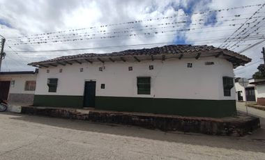 VENTA de CASAS en MUNICIPIO GIGANTE