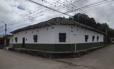 VENTA de CASAS en MUNICIPIO GIGANTE