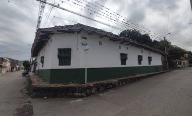 VENTA de CASAS en MUNICIPIO GIGANTE