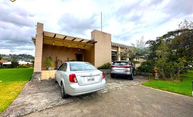 Propiedad Comercial – Calle Larga, Cuenca