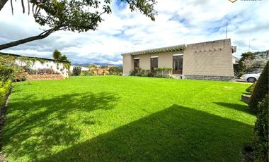 Propiedad Comercial – Calle Larga, Cuenca