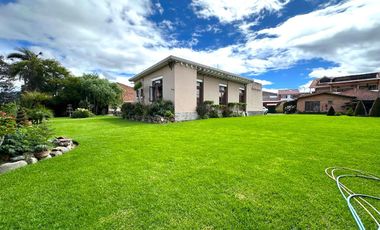 Propiedad Comercial – Calle Larga, Cuenca