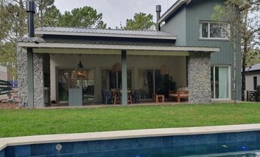 Casa en venta - 4 Dormitorios 2 Baños - 900Mts2 - Pinamar