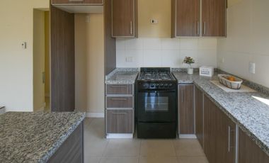 Casa en venta - 3 dormitorios 2 baños - 176mts2 - Fincas de Hudson [FINANCIADA]
