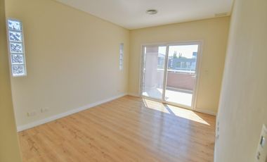 Casa en venta - 3 dormitorios 2 baños - 176mts2 - Fincas de Hudson [FINANCIADA]