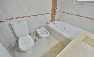 Casa en venta - 3 dormitorios 2 baños - 176mts2 - Fincas de Hudson [FINANCIADA]
