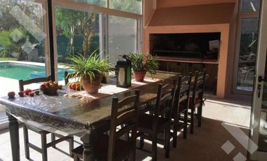 Se Alquila, Casa de 4 Dormitorios en Comahue Golf Club , Neuquén Apto Crédito