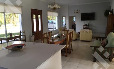 Se Alquila, Casa de 4 Dormitorios en Comahue Golf Club , Neuquén Apto Crédito