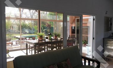 Se Alquila, Casa de 4 Dormitorios en Comahue Golf Club , Neuquén Apto Crédito