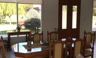 Se Alquila, Casa de 4 Dormitorios en Comahue Golf Club , Neuquén Apto Crédito
