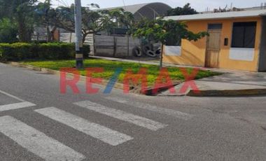 Terreno En Esquina En Paracas · Zona Habitada · 182.25 M² · S/ 110,000