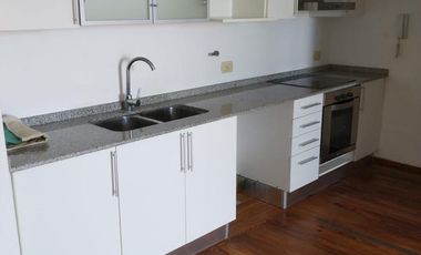 Excelente departamento en duplex de 2 amb con balcon, parrilla y pileta. Olivos