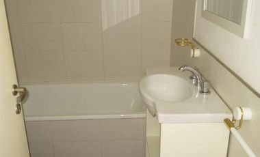 Excelente departamento en duplex de 2 amb con balcon, parrilla y pileta. Olivos