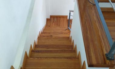 Excelente departamento en duplex de 2 amb con balcon, parrilla y pileta. Olivos