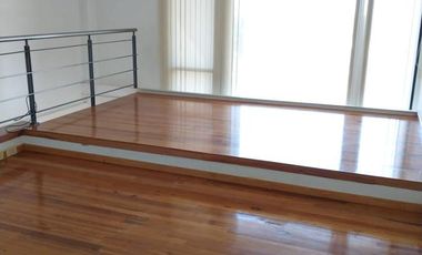 Excelente departamento en duplex de 2 amb con balcon, parrilla y pileta. Olivos