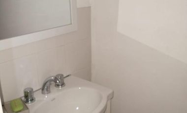 Excelente departamento en duplex de 2 amb con balcon, parrilla y pileta. Olivos