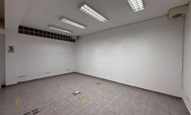 Edificio De 3 Pisos Ideal Academia, Galería, Oficinas Administrativas, Laboratorio, Almacen