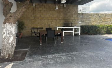 Departamento amueblado en Renta dentro del Refugio con una ubicación privilegiad