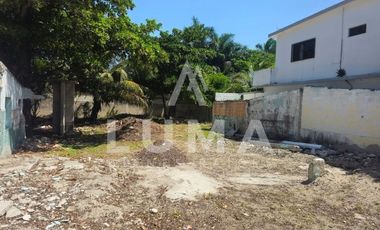 Terreno sobre Ave. Castellot