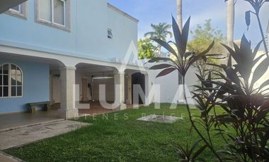 Casa en venta en privada en Colonia Miami