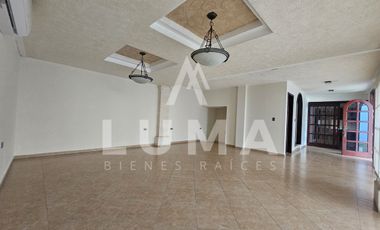 Casa en venta en privada en Colonia Miami