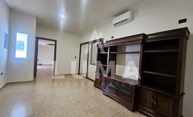 Casa en venta en privada en Colonia Miami