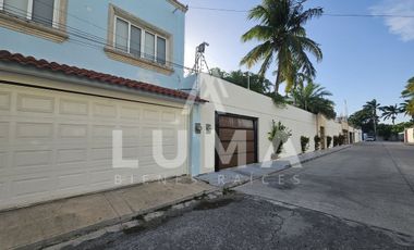 Casa en venta en privada en Colonia Miami