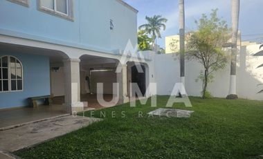 Casa en venta en privada en Colonia Miami