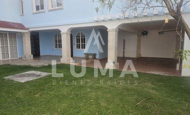 Casa en venta en privada en Colonia Miami
