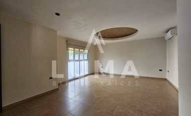 Casa en venta en privada en Colonia Miami