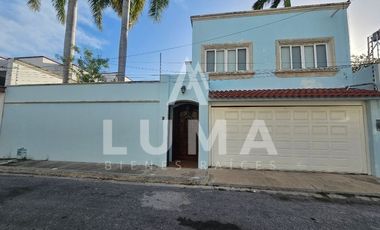 Casa en venta en privada en Colonia Miami