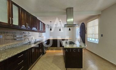 Casa en venta en privada en Colonia Miami