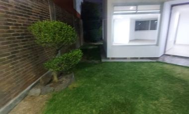 CASA EN VENTA EN FRACCIONAMIENTO LOS PINOS RECTA A CHOLULA