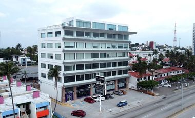 Oficina en Renta en Veracruz en Calle Principal Frente Al Mar en Boca del Río.