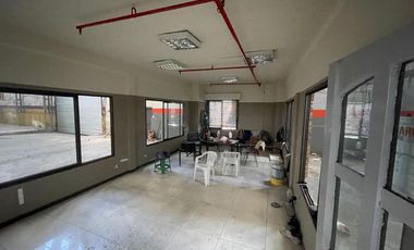 Galpón - depósito de 1500 M2. - Lomas del Mirador - Alquiler.