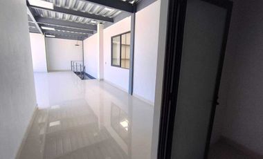 Bodega Ind. dentro de AE Park carretera Chapala Renta 931 m2 Jalisco