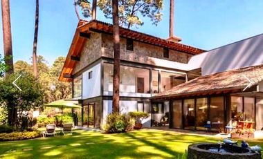 BOSQUE VERDE, Circuito Avándaro, Valle de Bravo. Casa en Condominio con Bungalow