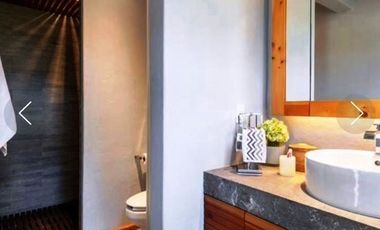 BOSQUE VERDE, Circuito Avándaro, Valle de Bravo. Casa en Condominio con Bungalow