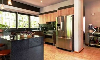 BOSQUE VERDE, Circuito Avándaro, Valle de Bravo. Casa en Condominio con Bungalow