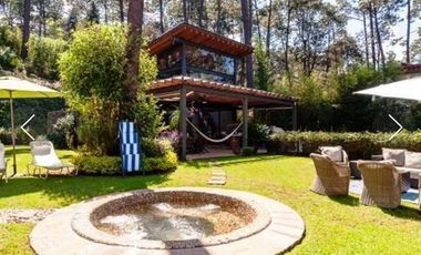 BOSQUE VERDE, Circuito Avándaro, Valle de Bravo. Casa en Condominio con Bungalow