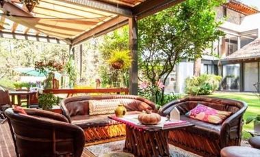 BOSQUE VERDE, Circuito Avándaro, Valle de Bravo. Casa en Condominio con Bungalow