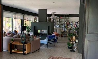 BOSQUE VERDE, Circuito Avándaro, Valle de Bravo. Casa en Condominio con Bungalow