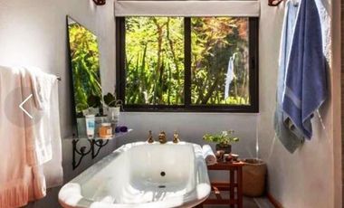 BOSQUE VERDE, Circuito Avándaro, Valle de Bravo. Casa en Condominio con Bungalow