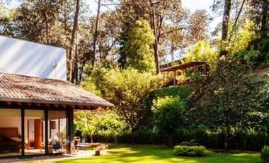 BOSQUE VERDE, Circuito Avándaro, Valle de Bravo. Casa en Condominio con Bungalow