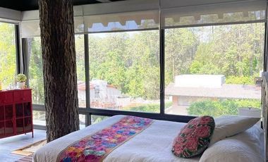 BOSQUE VERDE, Circuito Avándaro, Valle de Bravo. Casa en Condominio con Bungalow