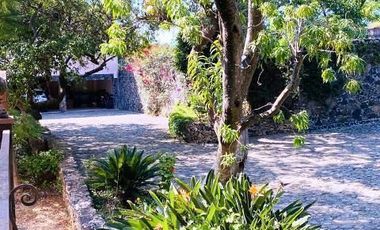 CASA QUETZAL, TEPOZTLÁN, Impresionante Casa Estilo Colonial Moderno.