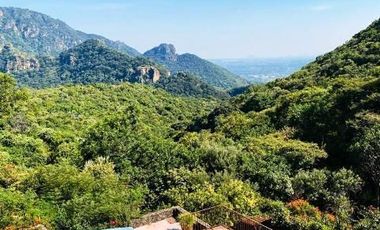CASA QUETZAL, TEPOZTLÁN, Impresionante Casa Estilo Colonial Moderno.
