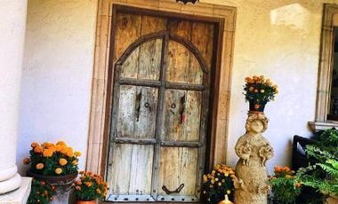 CASA QUETZAL, TEPOZTLÁN, Impresionante Casa Estilo Colonial Moderno.